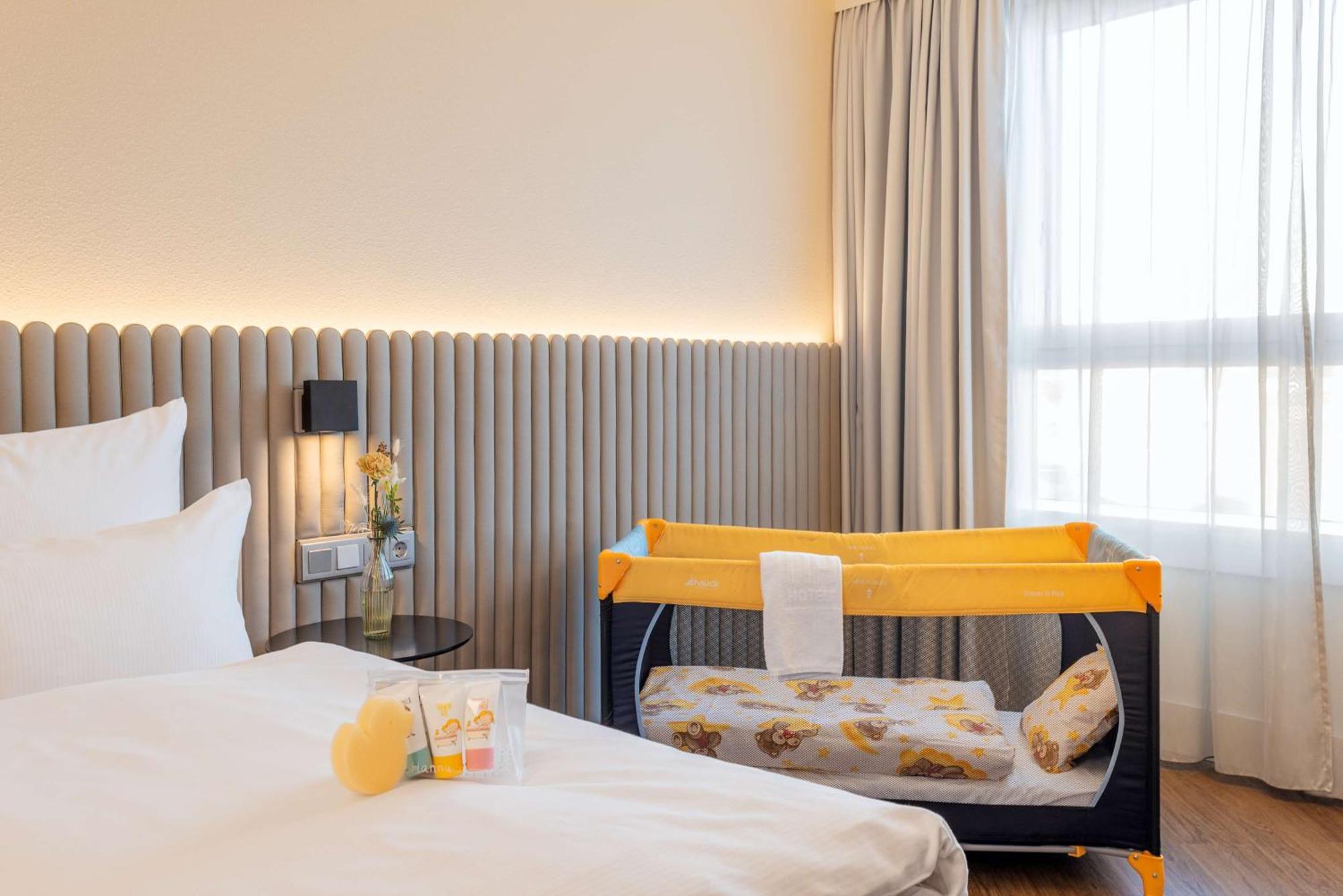 Nh Hamburg Altona Hotel Exterior photo
