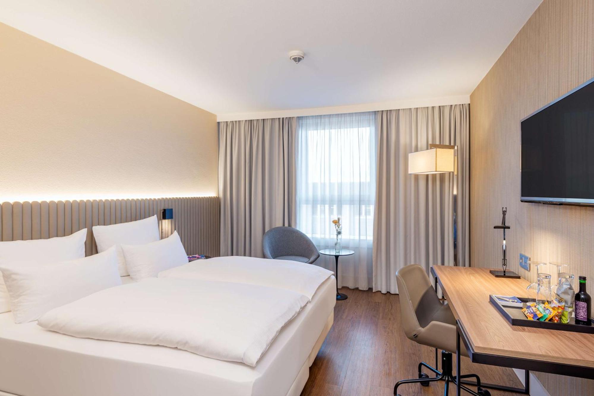 Nh Hamburg Altona Hotel Exterior photo