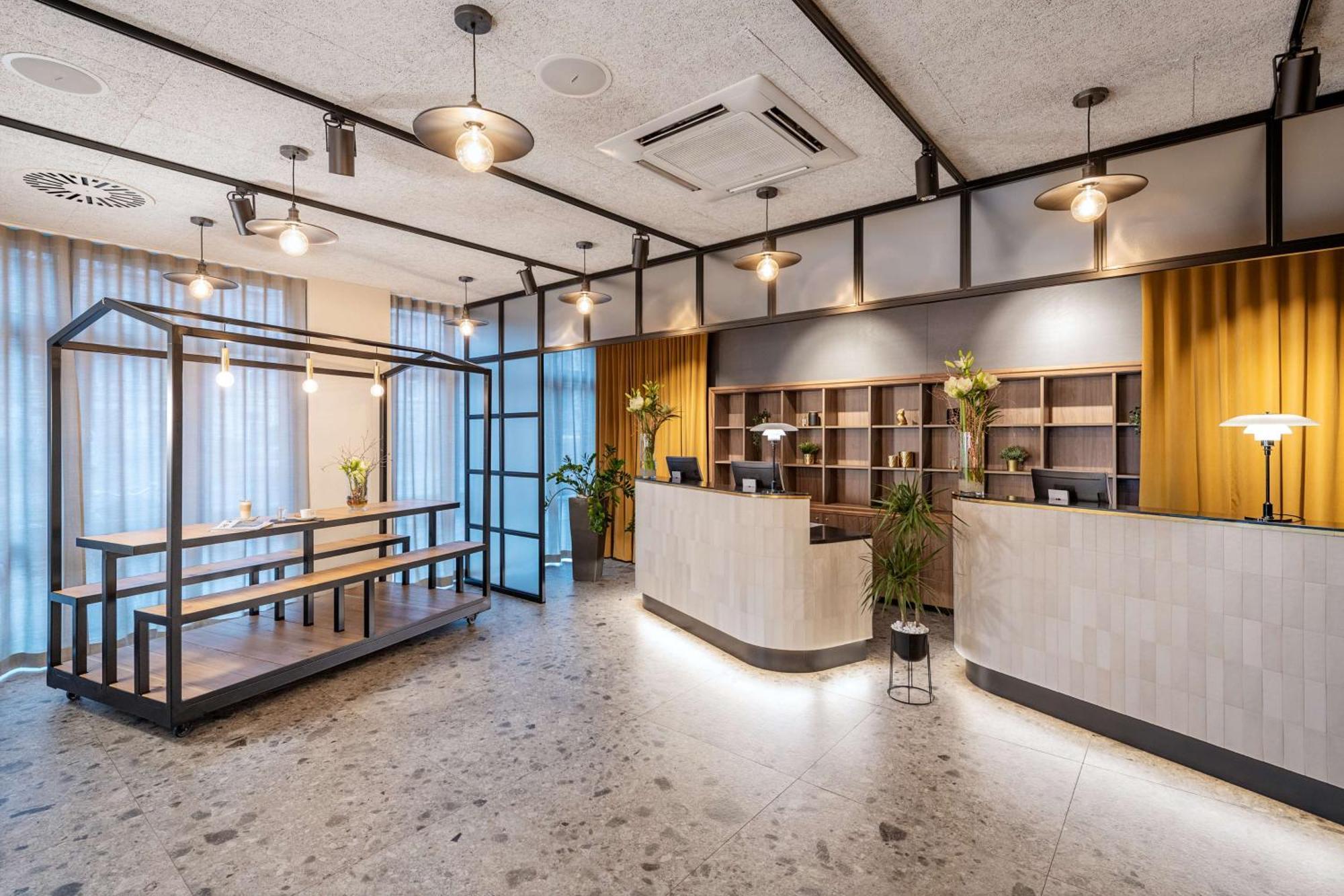 Nh Hamburg Altona Hotel Exterior photo