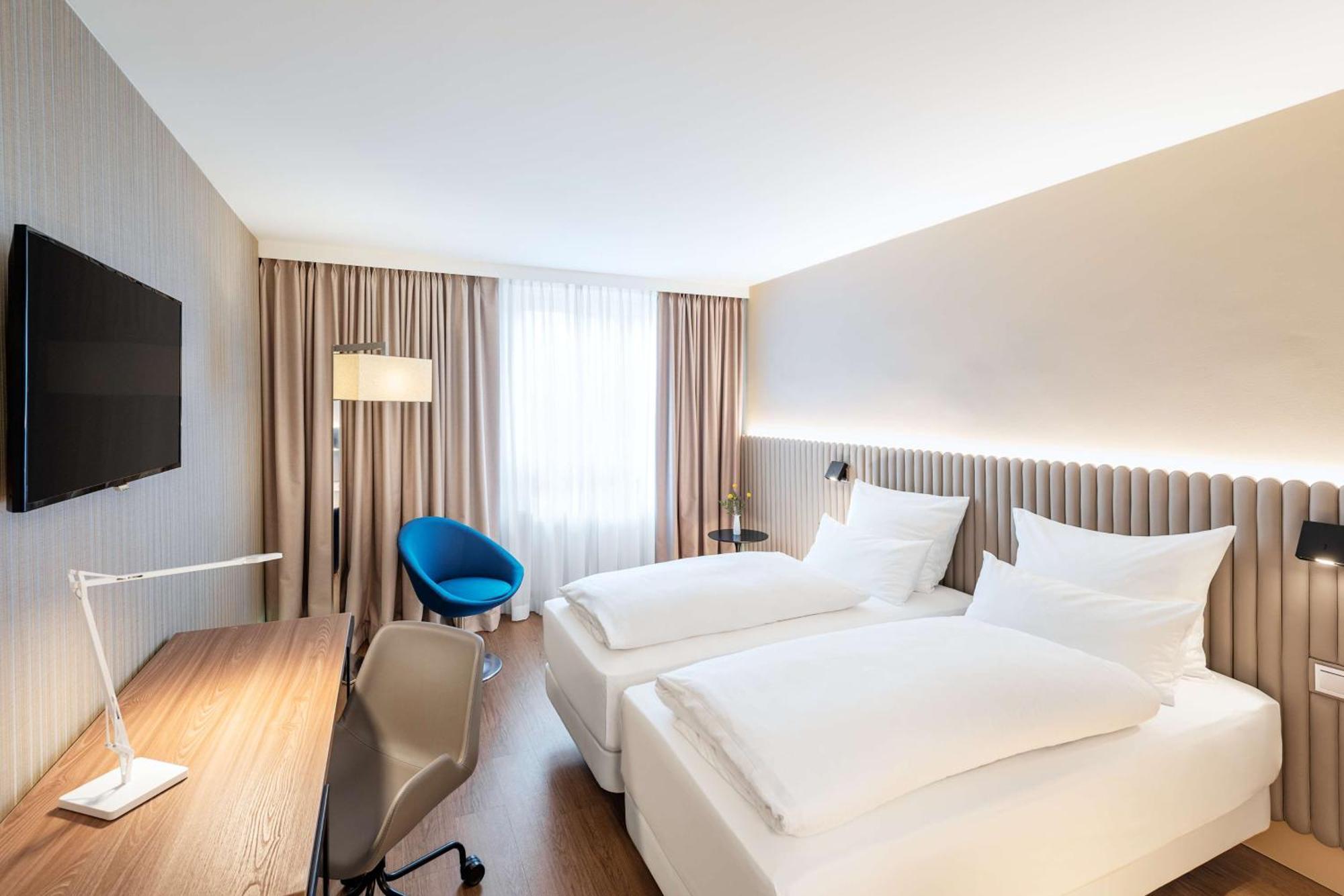Nh Hamburg Altona Hotel Exterior photo