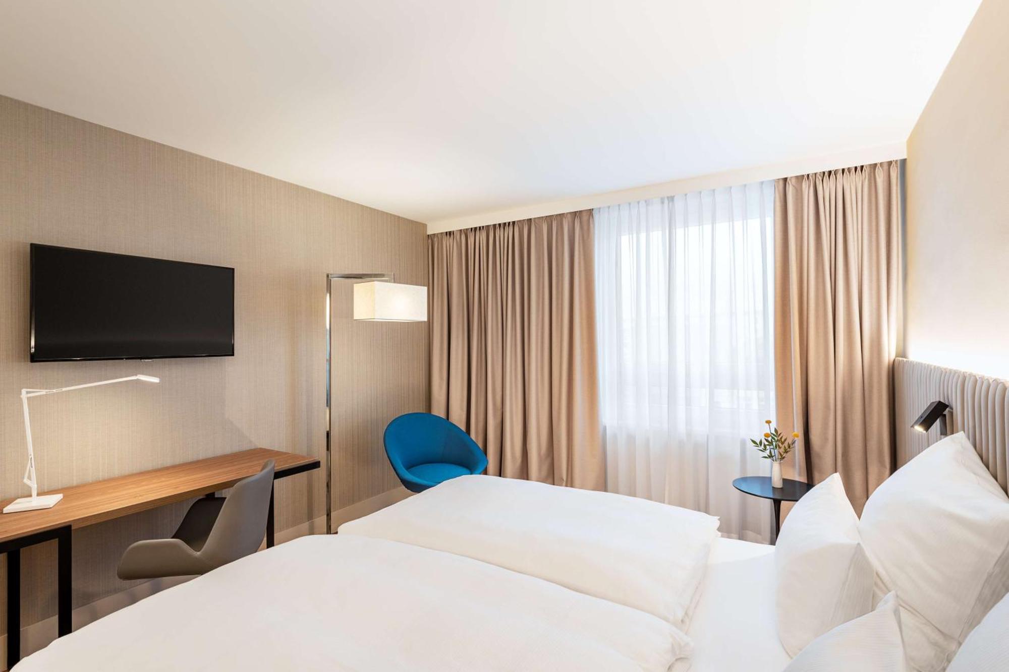 Nh Hamburg Altona Hotel Exterior photo